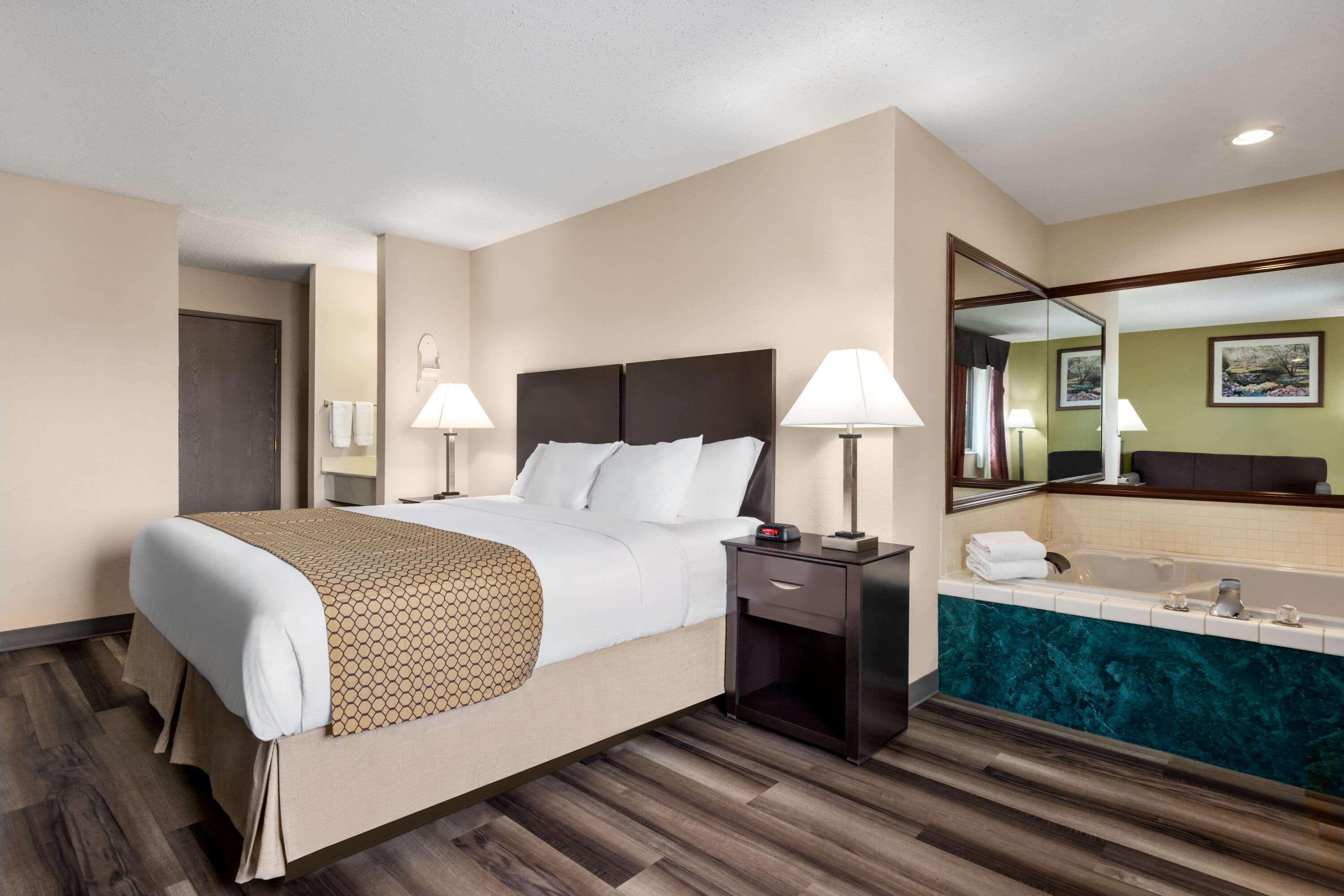 Baymont By Wyndham Monroe Hotel Exterior photo