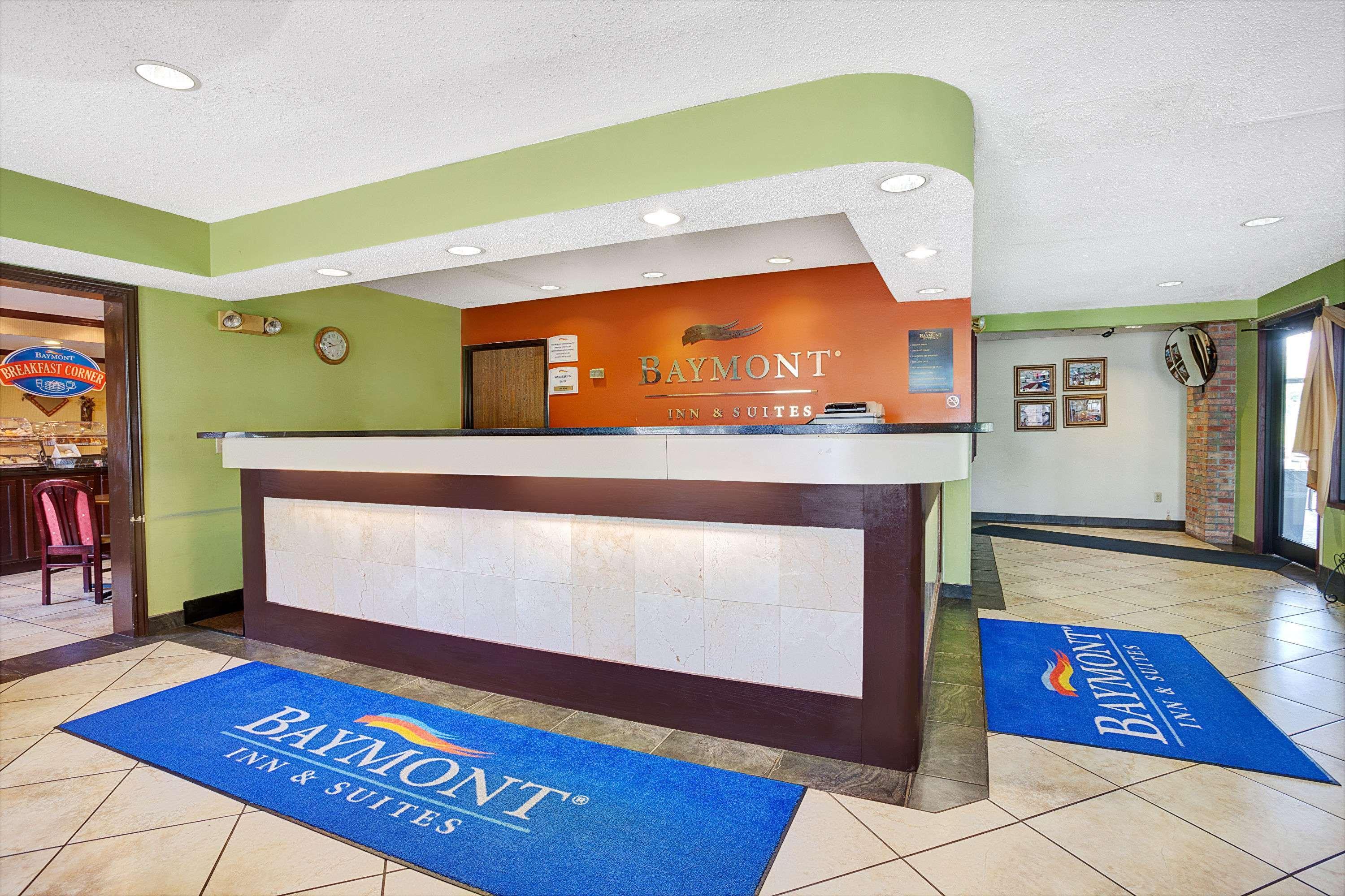 Baymont By Wyndham Monroe Hotel Exterior photo
